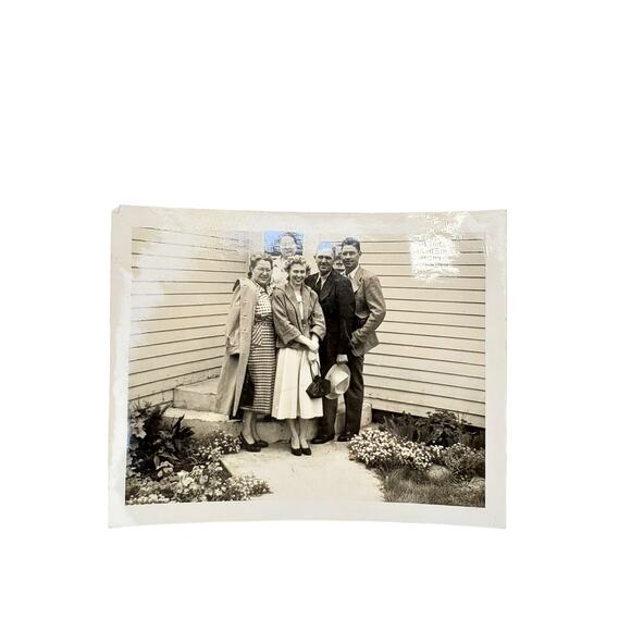 Vtg Family Posing in Front of House Original Monochrome Photography Found - Picture 1 of 4